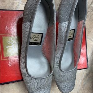 Silver Doral Mesh Heels Size 8 Medium